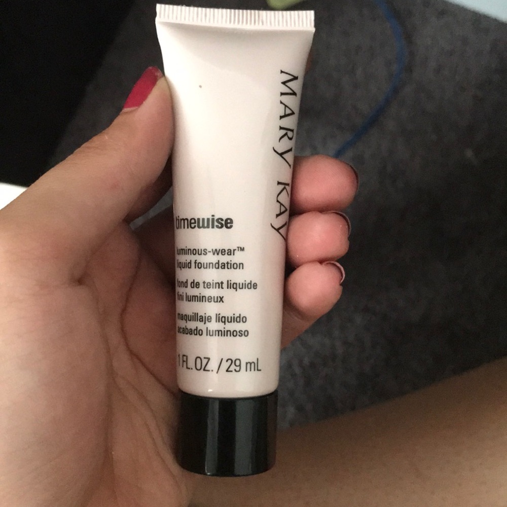 Mary Kay Luminous-Wear Liquid Foundation